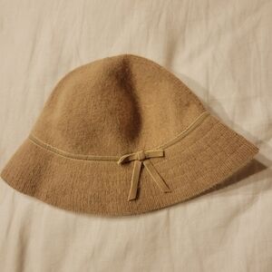 Elegant Tan Women's Hat with Bow Accent